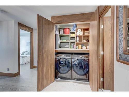 407-738 1 Avenue Sw, Calgary, AB - Indoor Photo Showing Laundry Room