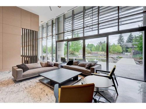 407-738 1 Avenue Sw, Calgary, AB - Indoor Photo Showing Living Room