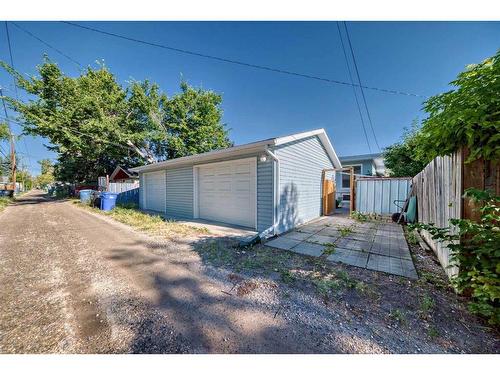 2707 Canmore Road Nw, Calgary, AB - Outdoor With Exterior