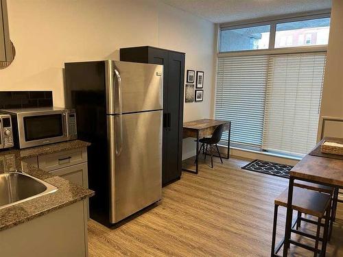 1308-11811 Lake Fraser Drive Se, Calgary, AB - Indoor Photo Showing Kitchen