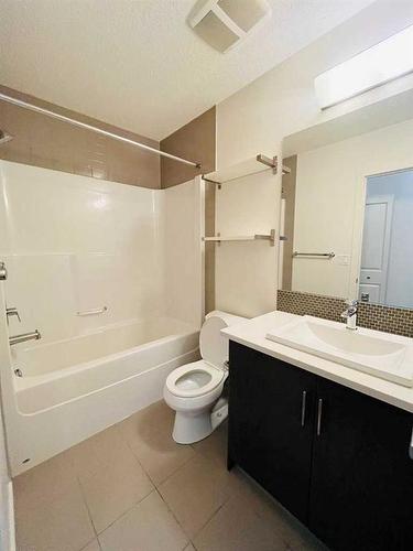 404-25 Auburn Meadows Avenue Se, Calgary, AB - Indoor Photo Showing Bathroom