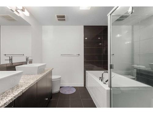 101-15 Aspenmont Heights Sw, Calgary, AB - Indoor Photo Showing Bathroom