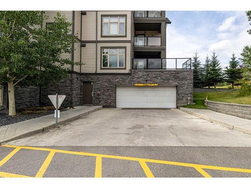 101-15 Aspenmont Heights Sw, Calgary, AB - Outdoor With Balcony