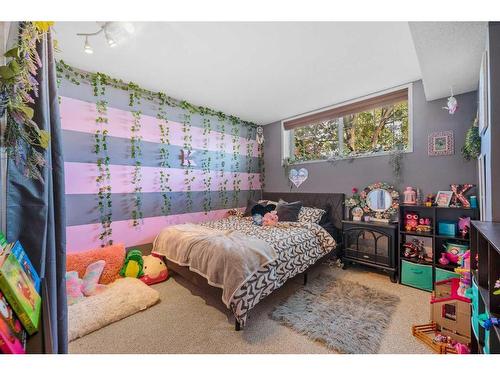 5023 Whitehorn Drive Ne, Calgary, AB - Indoor Photo Showing Bedroom