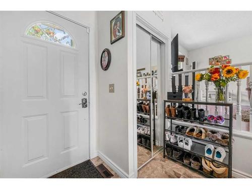 5023 Whitehorn Drive Ne, Calgary, AB - Indoor Photo Showing Other Room