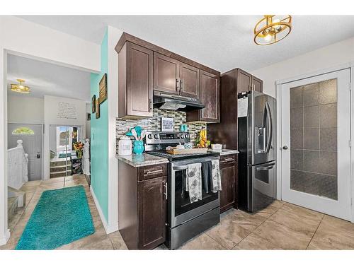 5023 Whitehorn Drive Ne, Calgary, AB - Indoor Photo Showing Kitchen