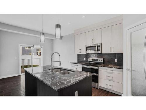 81 Nolanhurst Crescent Nw, Calgary, AB - Indoor Photo Showing Kitchen With Double Sink With Upgraded Kitchen