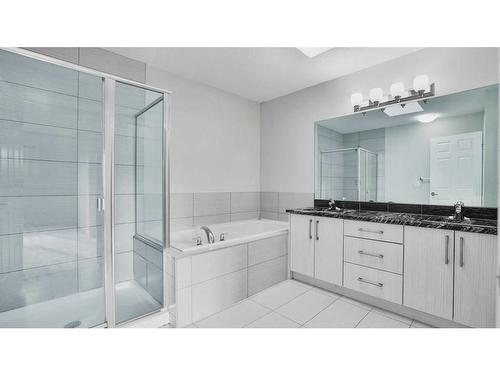 81 Nolanhurst Crescent Nw, Calgary, AB - Indoor Photo Showing Bathroom