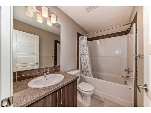 1608-7451 Falconridge Boulevard Ne, Calgary, AB - Indoor Photo Showing Bathroom