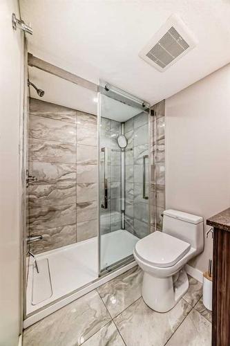 1608-7451 Falconridge Boulevard Ne, Calgary, AB - Indoor Photo Showing Bathroom