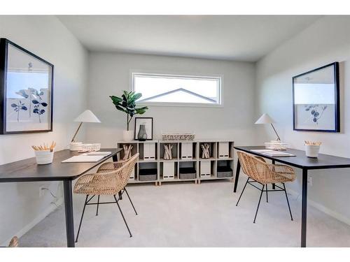 427 Tekarra Drive Nw, Calgary, AB - Indoor Photo Showing Dining Room