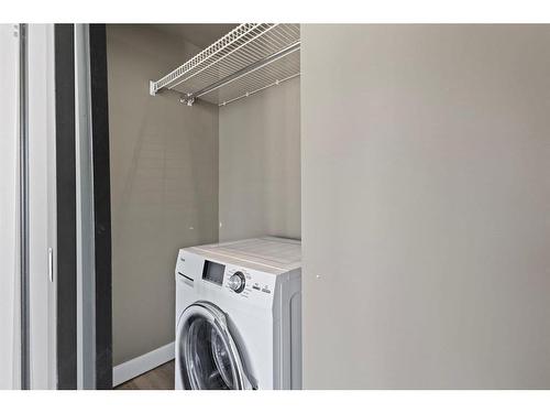 504-1904 10 Street Sw, Calgary, AB - Indoor Photo Showing Laundry Room