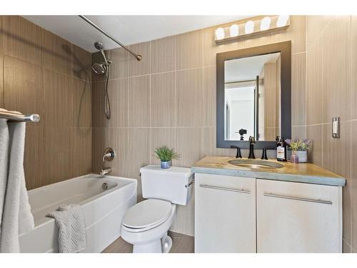 504-1904 10 Street Sw, Calgary, AB - Indoor Photo Showing Bathroom