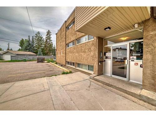 221-8235 Elbow Drive Sw, Calgary, AB - Outdoor With Exterior