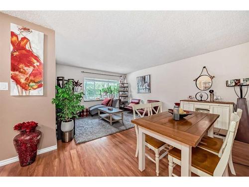 221-8235 Elbow Drive Sw, Calgary, AB - Indoor Photo Showing Dining Room