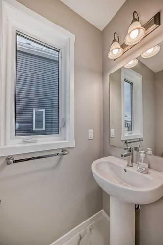 8867 Cityscape Drive Ne, Calgary, AB - Indoor Photo Showing Bathroom