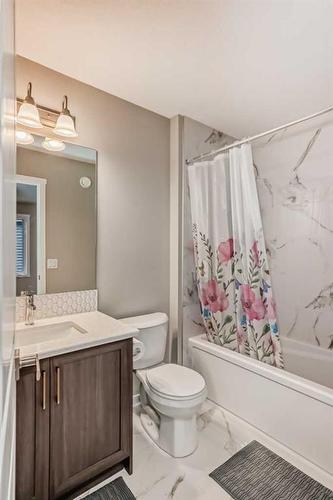 8867 Cityscape Drive Ne, Calgary, AB - Indoor Photo Showing Bathroom