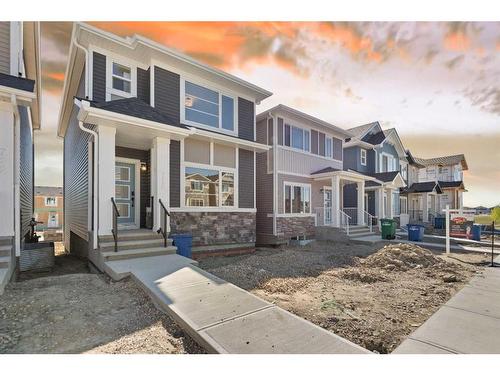 718 Bayview Hill Sw, Airdrie, AB - Outdoor With Facade