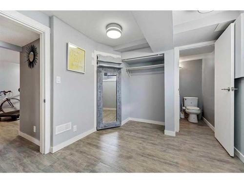 1906 Olympia Drive Se, Calgary, AB - Indoor Photo Showing Other Room