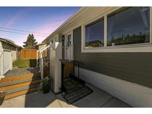 1906 Olympia Drive Se, Calgary, AB - Outdoor With Exterior