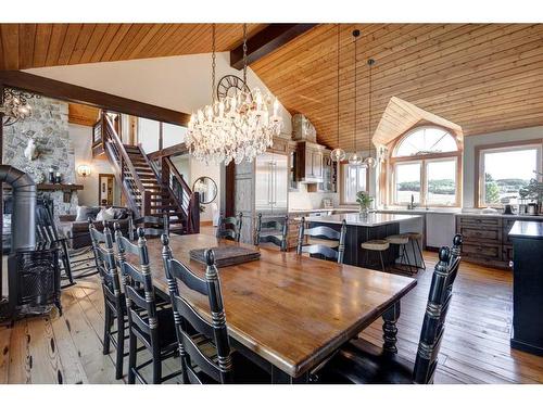 100-370025 288 Street West, Rural Foothills County, AB - Indoor Photo Showing Dining Room