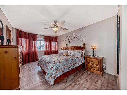 409 Evanston View Nw, Calgary, AB - Indoor Photo Showing Bedroom