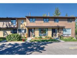 87-2300 Oakmoor Drive SW Calgary, AB T2V 4N7