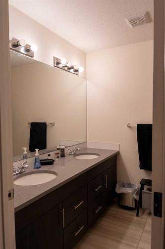 4103-215 Legacy Boulevard Se, Calgary, AB - Indoor Photo Showing Bathroom