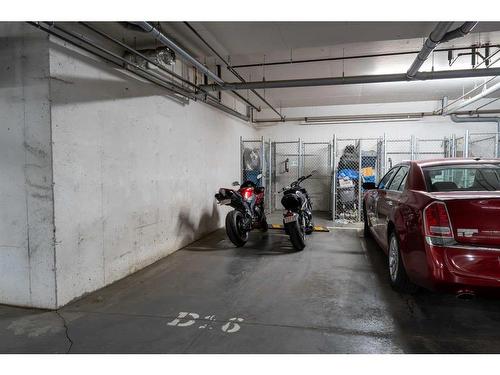 4103-215 Legacy Boulevard Se, Calgary, AB - Indoor Photo Showing Garage