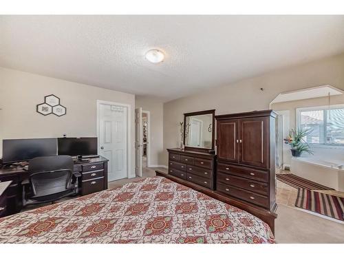 241 Covewood Circle Ne, Calgary, AB - Indoor Photo Showing Bedroom