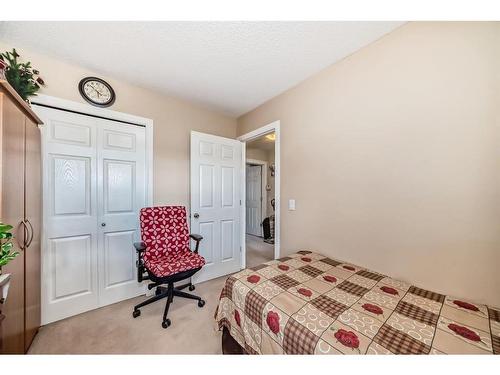 241 Covewood Circle Ne, Calgary, AB - Indoor Photo Showing Bedroom