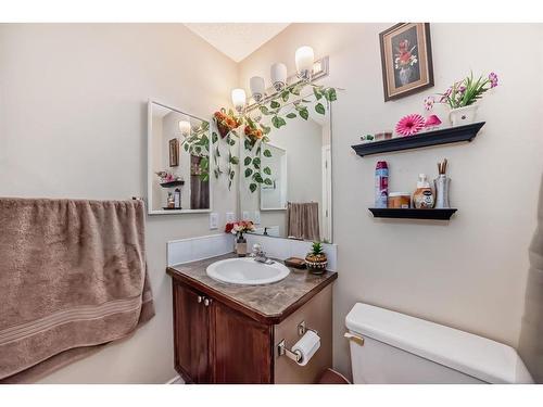 241 Covewood Circle Ne, Calgary, AB - Indoor Photo Showing Bathroom