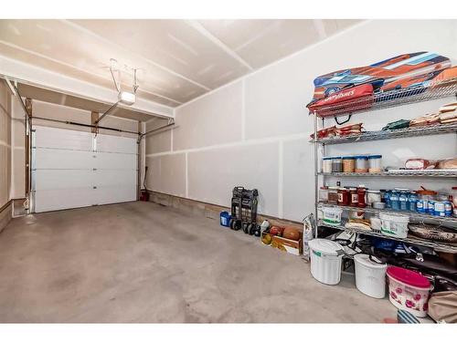 116 Crestridge Common Sw, Calgary, AB - Indoor Photo Showing Garage