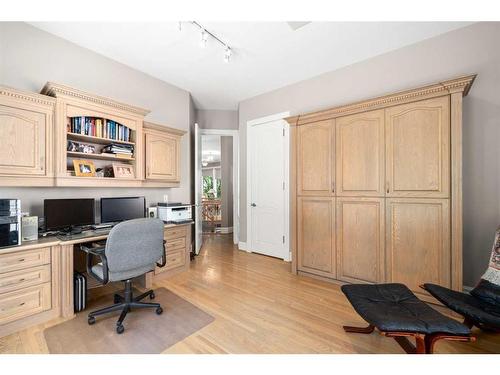 76 Sierra Vista Close Sw, Calgary, AB - Indoor Photo Showing Office