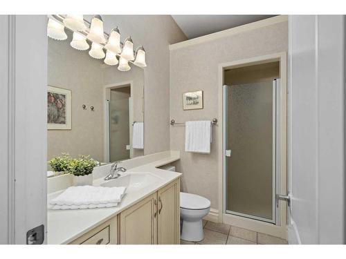 76 Sierra Vista Close Sw, Calgary, AB - Indoor Photo Showing Bathroom