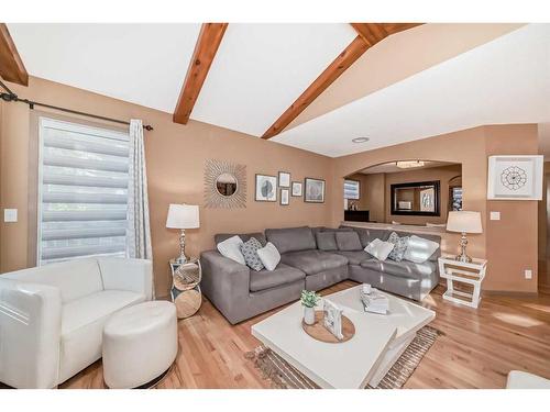 192 Brightondale Close Se, Calgary, AB - Indoor Photo Showing Living Room