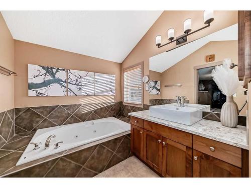 192 Brightondale Close Se, Calgary, AB - Indoor Photo Showing Bathroom