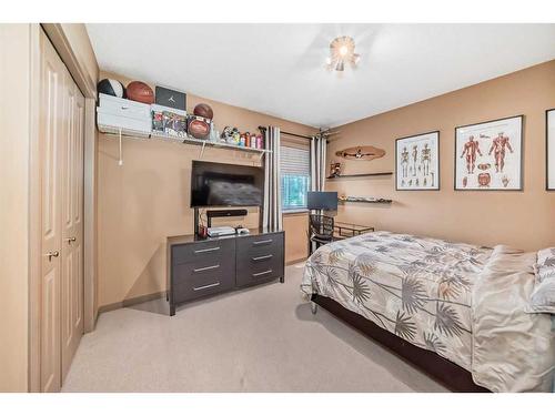 192 Brightondale Close Se, Calgary, AB - Indoor Photo Showing Bedroom