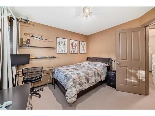 192 Brightondale Close Se, Calgary, AB - Indoor Photo Showing Bedroom