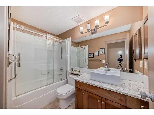 192 Brightondale Close Se, Calgary, AB - Indoor Photo Showing Bathroom