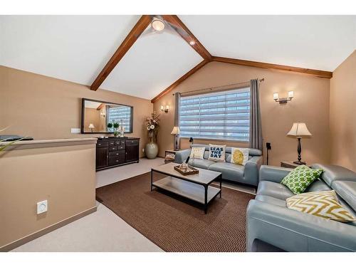 192 Brightondale Close Se, Calgary, AB - Indoor Photo Showing Living Room