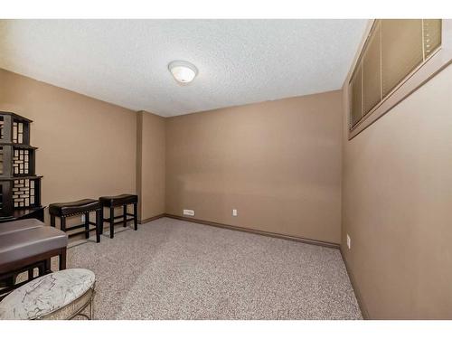 192 Brightondale Close Se, Calgary, AB - Indoor Photo Showing Other Room