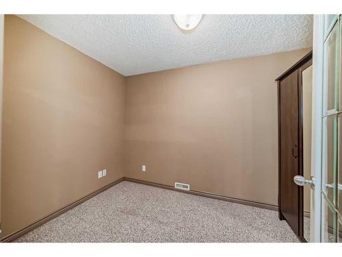 192 Brightondale Close Se, Calgary, AB - Indoor Photo Showing Other Room