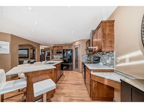 192 Brightondale Close Se, Calgary, AB - Indoor Photo Showing Kitchen