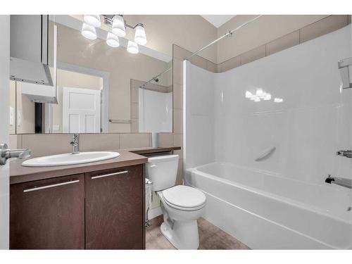 509 Skyview Ranch Grove Ne, Calgary, AB - Indoor Photo Showing Bathroom