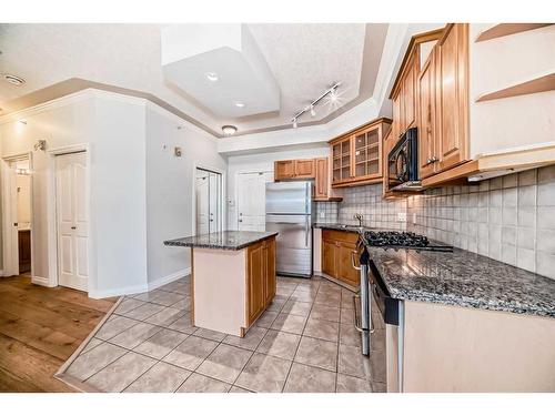 408-1315 12 Avenue Sw, Calgary, AB - Indoor Photo Showing Kitchen