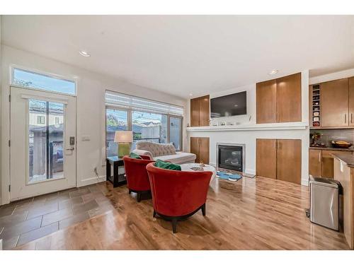 528 31 Street Nw, Calgary, AB - Indoor With Fireplace