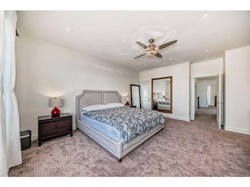 528 31 Street Nw, Calgary, AB - Indoor Photo Showing Bedroom