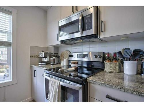 105 Auburn Bay Circle Se, Calgary, AB - Indoor Photo Showing Kitchen