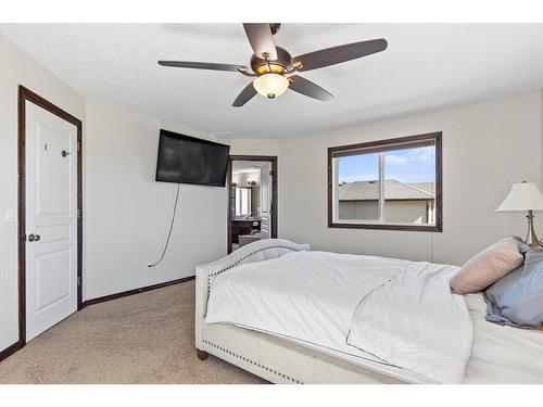 1218 Kingston Crescent Se, Airdrie, AB - Indoor Photo Showing Bedroom